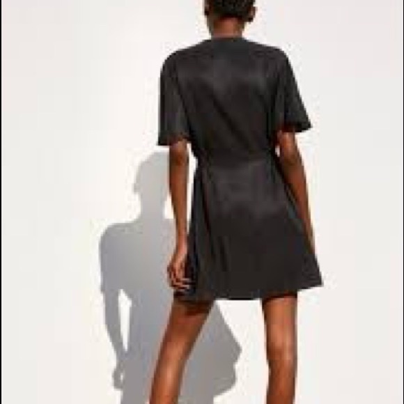 Zara Flutter Sleeve Dress - Picture 2 of 4